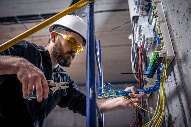 Best Electrical Contractors for Businesses  in Berkley, MI
